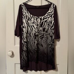 Fun and funky tiger design tunic t-shirt - EUC size 1x